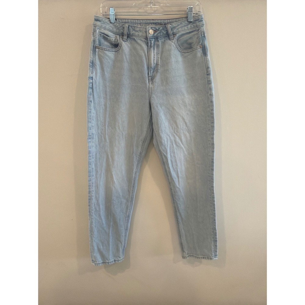 American Eagle Mom Jeans Light Wash High Waisted Denim Size 10 Regular